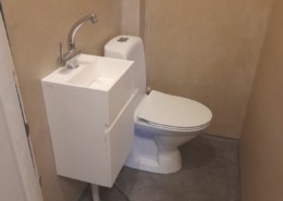 Et badeværelse med microcement fremstår tidløst og stilrent. Kontakt os i dag og hør mere.