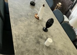 Bordpladens design får et løft med microcements flotte og holdbare overflade.