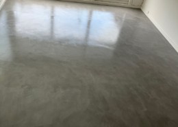 Drømmer du om et gulv, der skiller sig ud? Et new Yorker gulv af Microcement er svaret. Kontakt os i dag